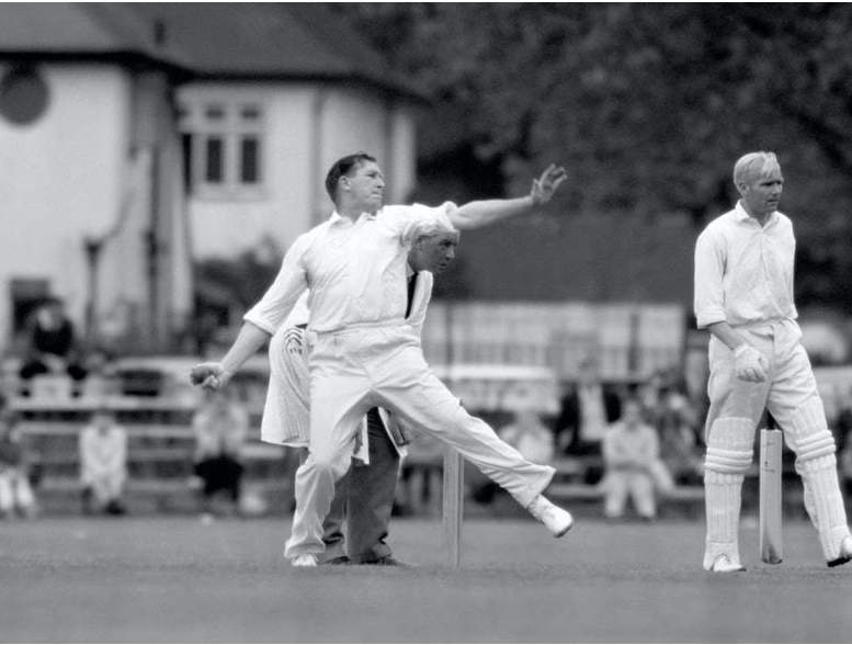 Jim Laker (England) vs australia